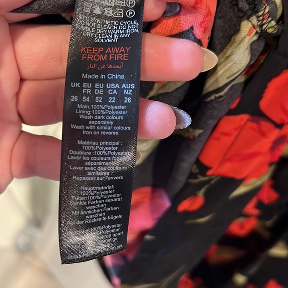 ✨Worn Once✨ Rouched Puff Sleeve Floral Dress - Picture 7 of 8